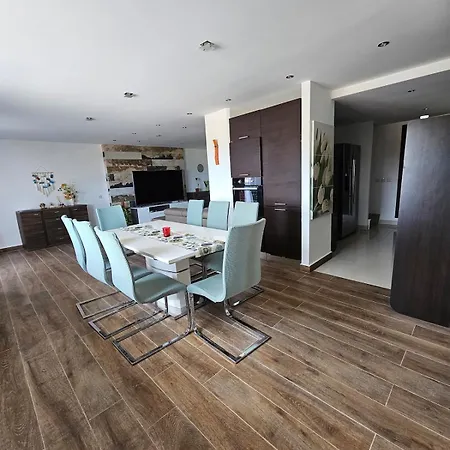 Soulnest Peace Bedroom In Shared Flat Проживание в семье Qbajjar