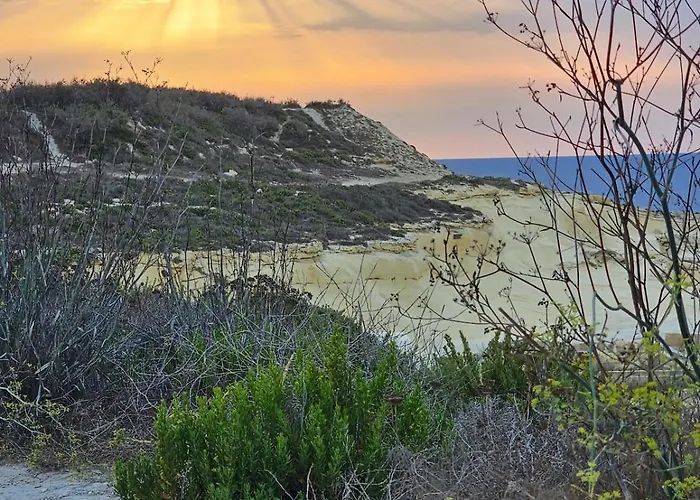 Проживание в семье Soulnest Peace Bedroom In Shared Flat Qbajjar