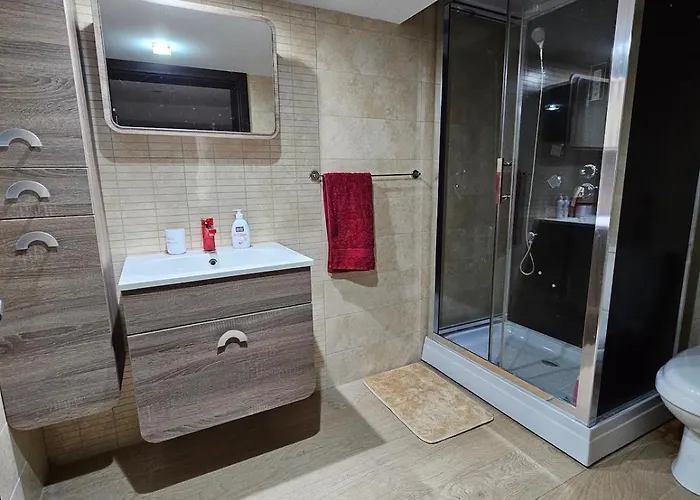 Проживание в семье Soulnest Peace Bedroom In Shared Flat Qbajjar